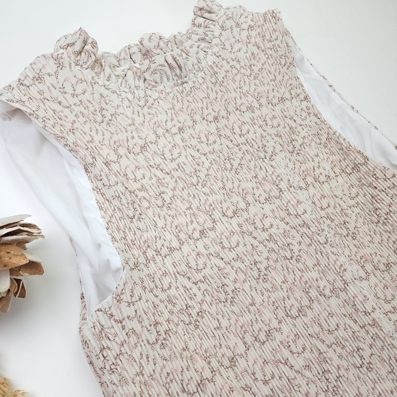 Wishlist Aparrel Cream Light Pleated Dress Sz L - Picture 14 of 15